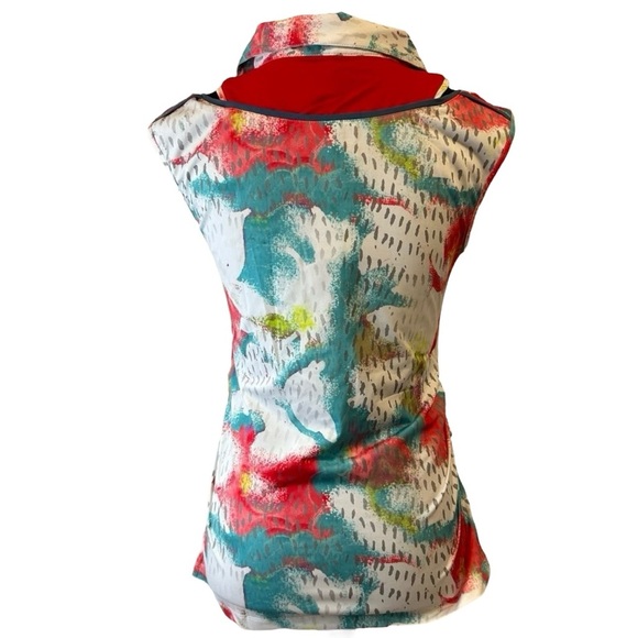 NWT Floral Top Golf Swing Dish Red Flower Dropped Sleeve shoulder cutouts Sz Sm - Picture 3 of 3